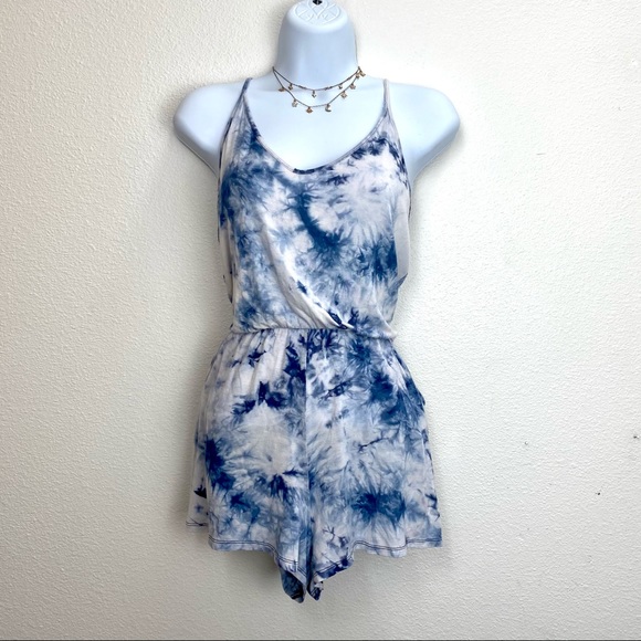 Adorable tie dye blue white shorts romper - Picture 1 of 4